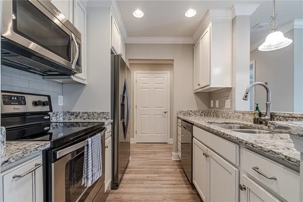 $2,550 | 300 Johnson Ferry Road, Unit A610, Atlanta, GA 30328