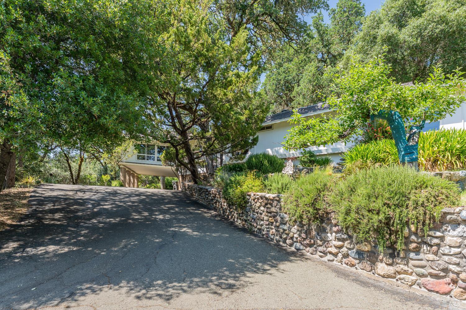 925 Knob Hill Road Ukiah, CA 95482 - Photo 38 of 39 Gallery Image 38