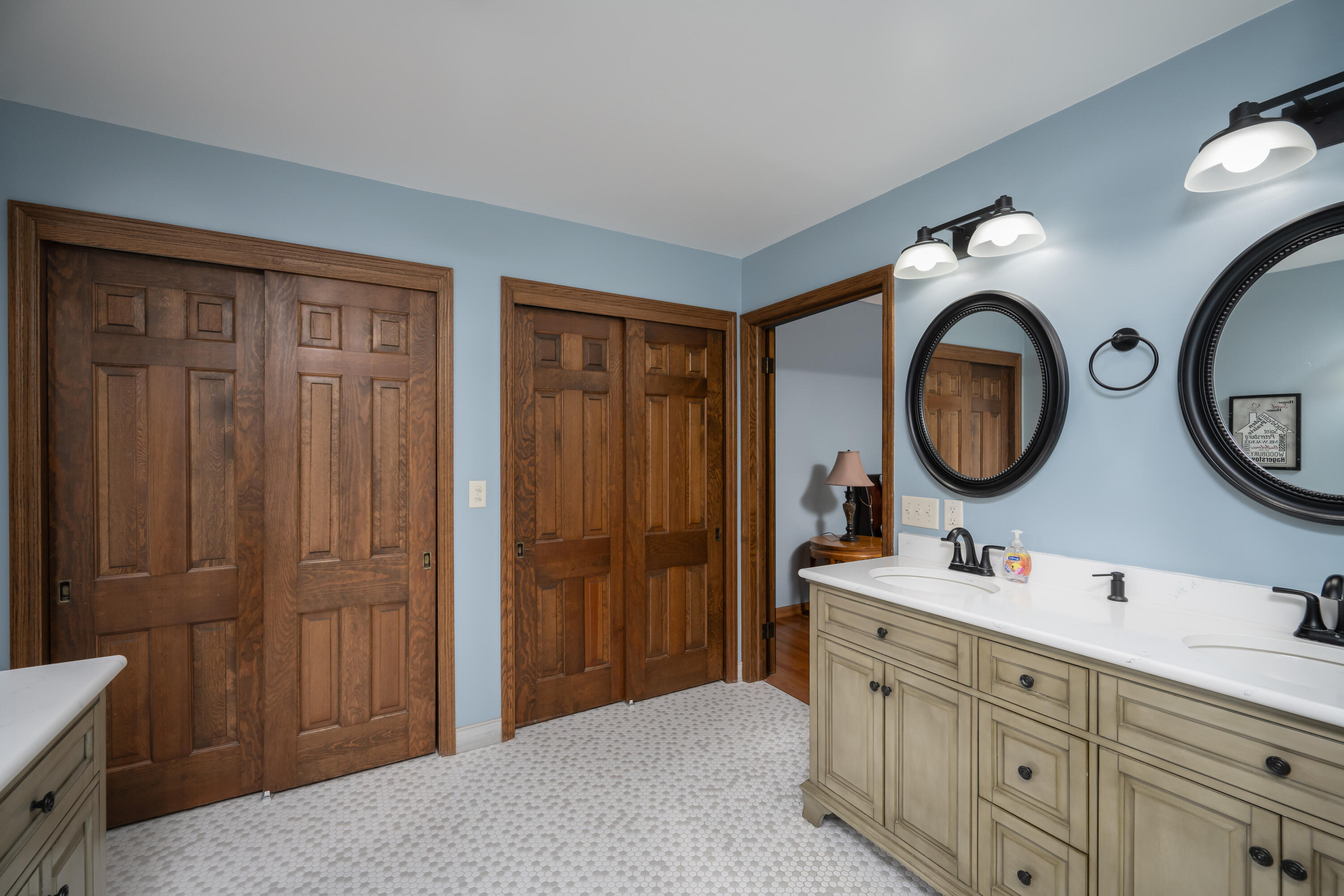 3 Maplewood Court Wind Point, WI 53402 - Photo 21 of 40 primary bath 2