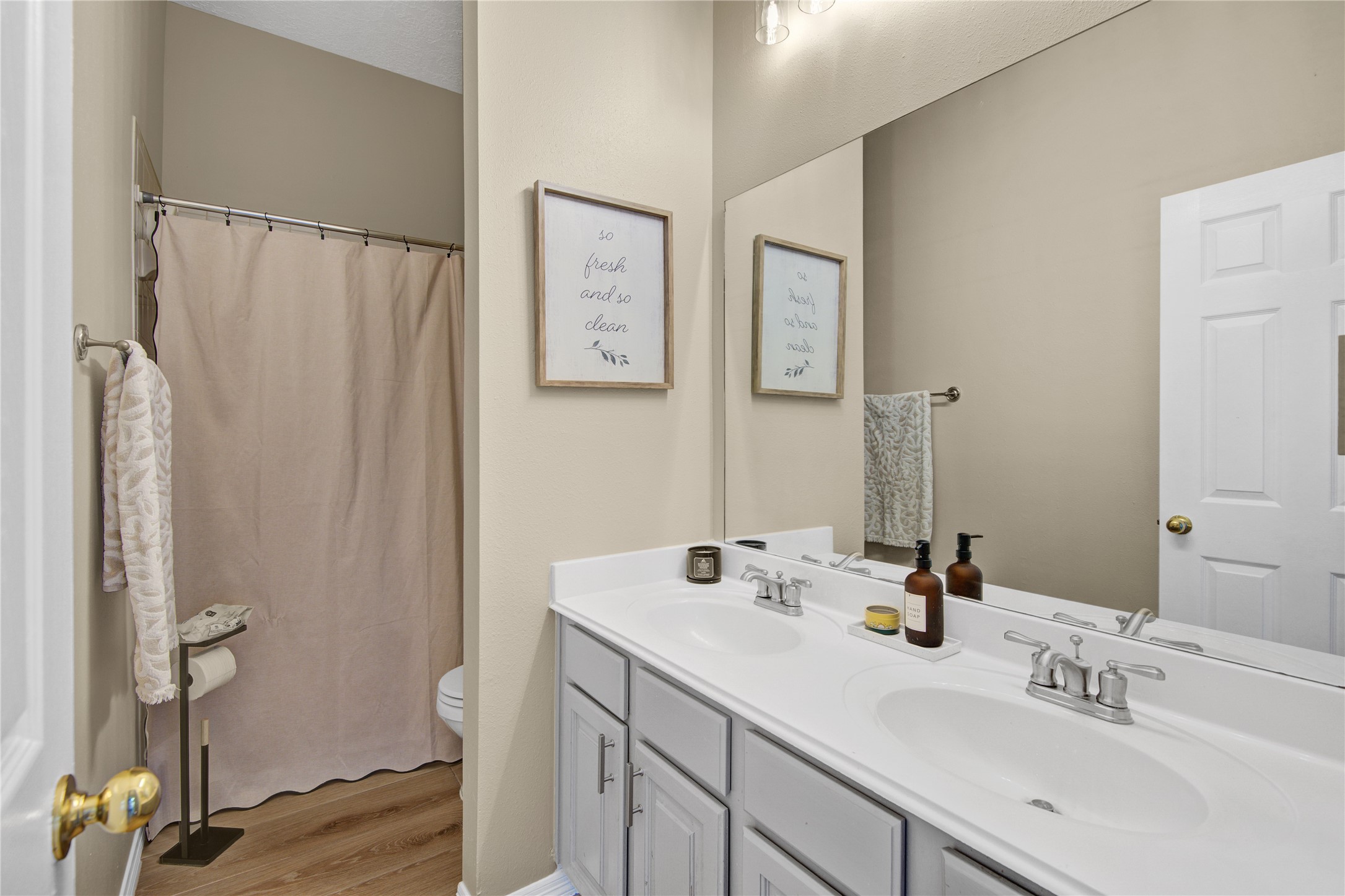 8507 Discus Drive Humble, TX 77346 - Photo 24 of 42 2nd bath