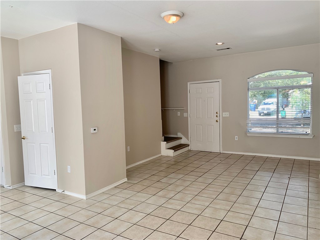 1121 Terry Drive, Unit B Austin, TX 78721 - Photo 3 of 26
