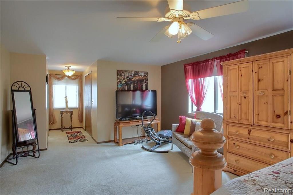 1424 Fawn Court Rochester Hills, MI 48309 - Photo 19 of 37