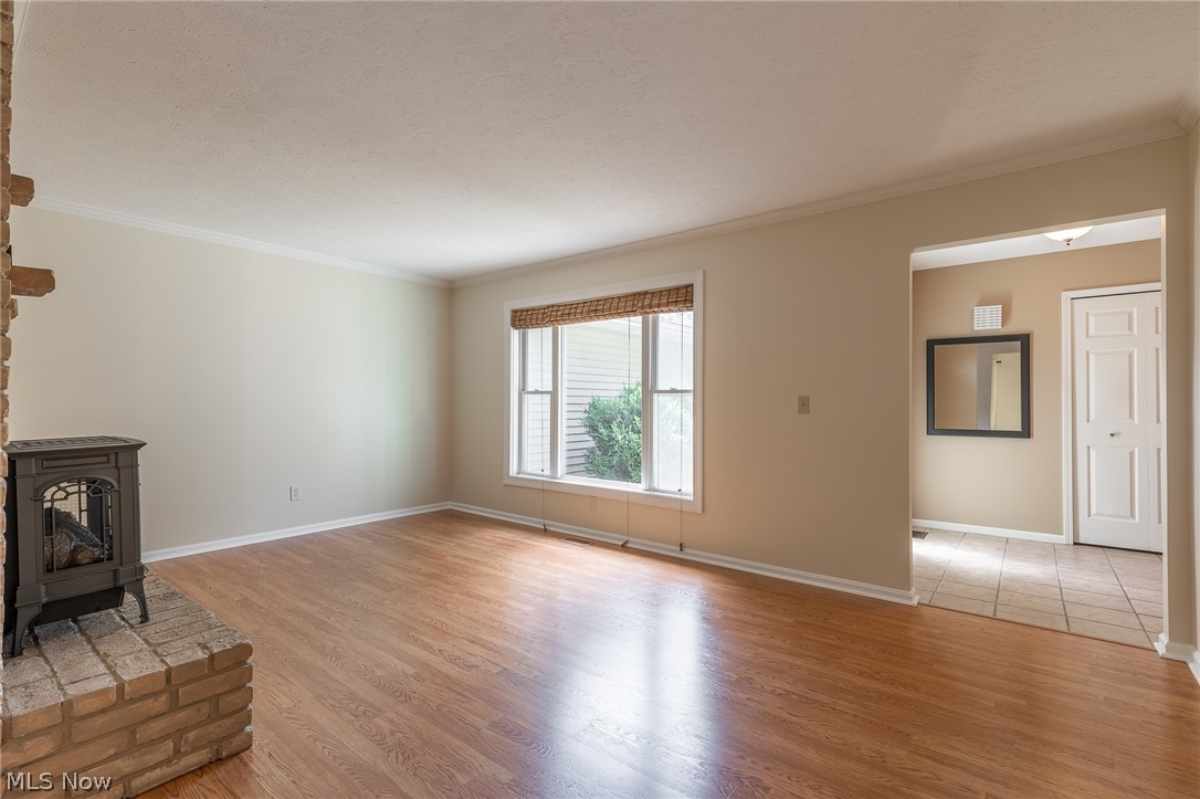 8605 Hendricks Road Mentor, OH 44060 - Photo 7 of 27 Living Room