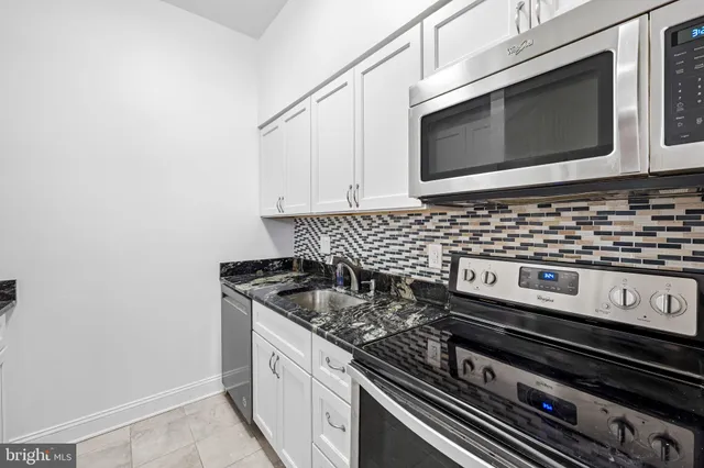 $2,250 | 13 Andrew Place, Unit R103, Baltimore, MD 21201