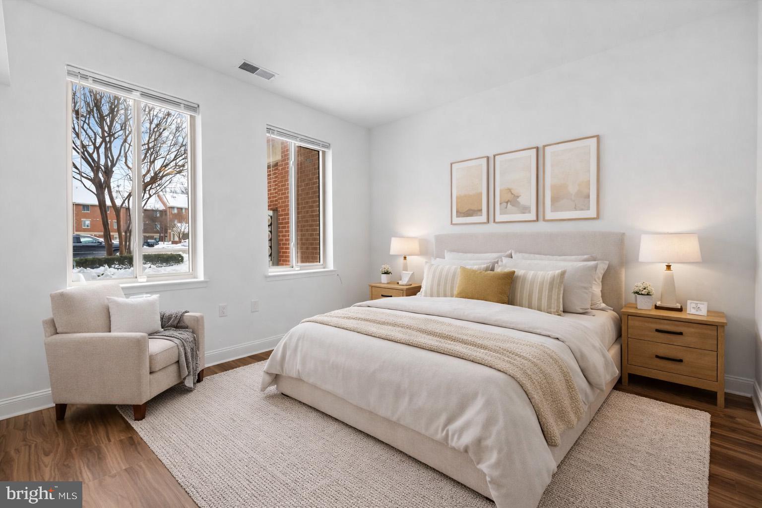 13 Andrew Place, Unit R103 Baltimore, MD 21201 - Photo 22 of 38 Virtually Staged Primary Bedroom