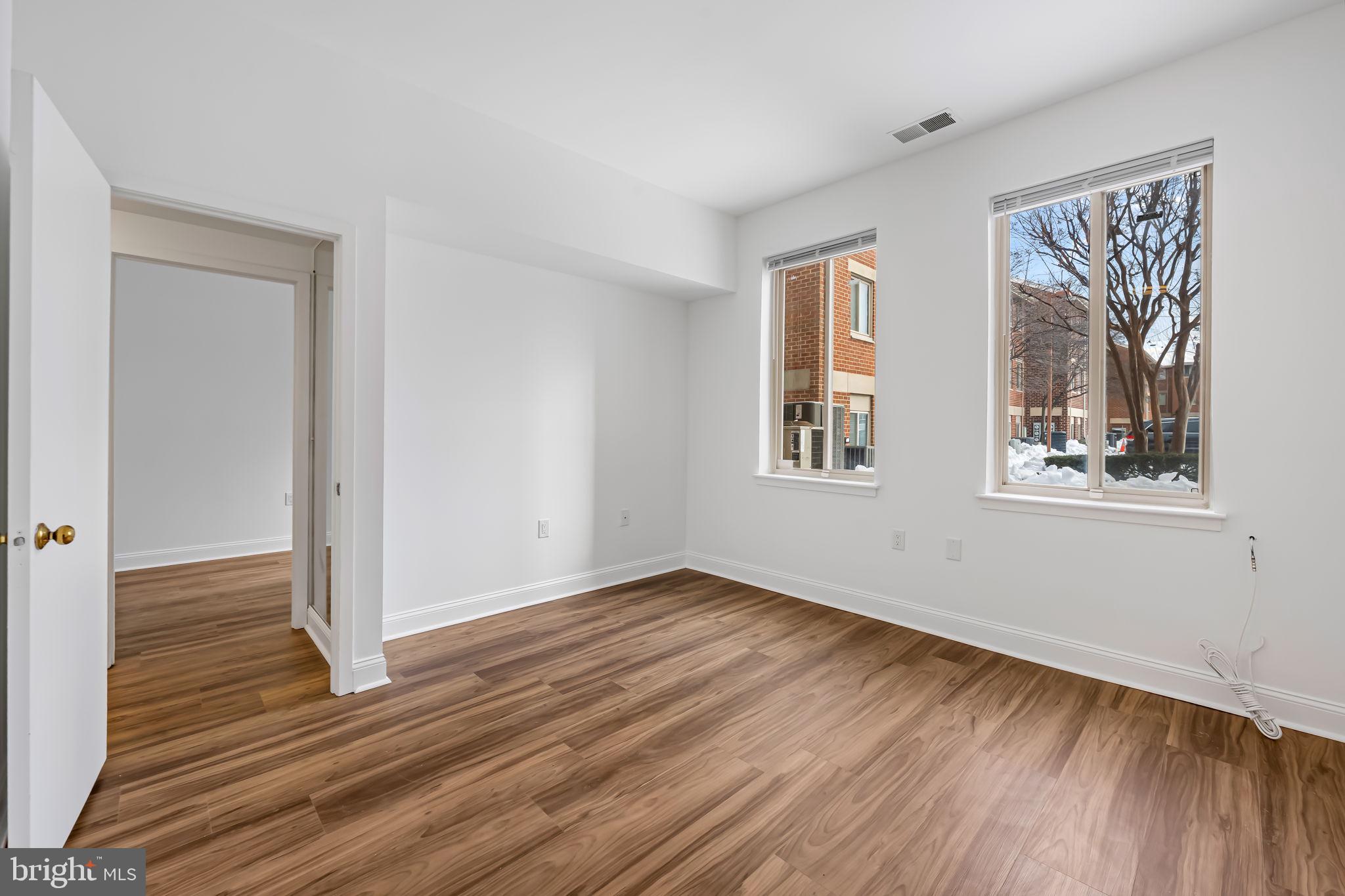 13 Andrew Place, Unit R103 Baltimore, MD 21201 - Photo 24 of 38 Primary Bedroom