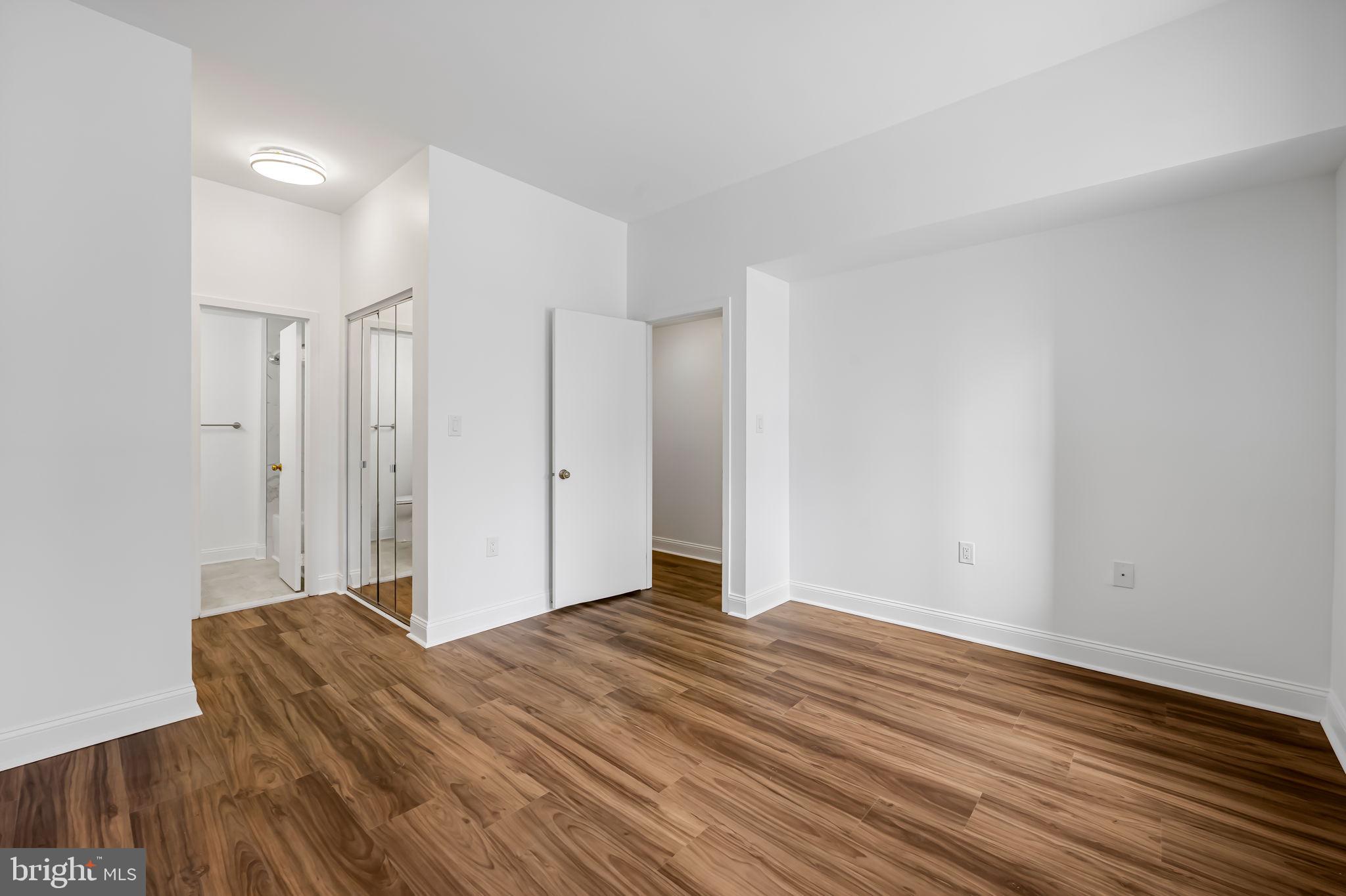 13 Andrew Place, Unit R103 Baltimore, MD 21201 - Photo 25 of 38 Primary Bedroom