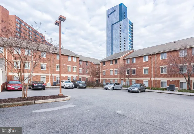 $2,250 | 13 Andrew Place, Unit R103, Baltimore, MD 21201
