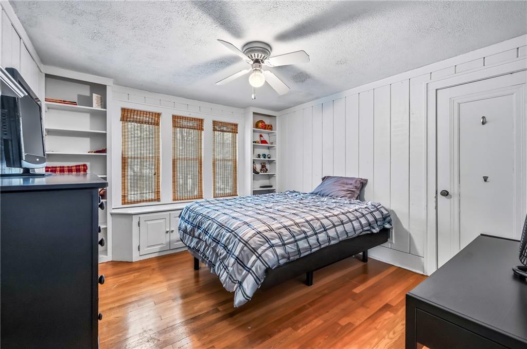 371 Case Avenue Sharon, PA 16146 - Photo 19 of 41 a bedroom with a bed and a window