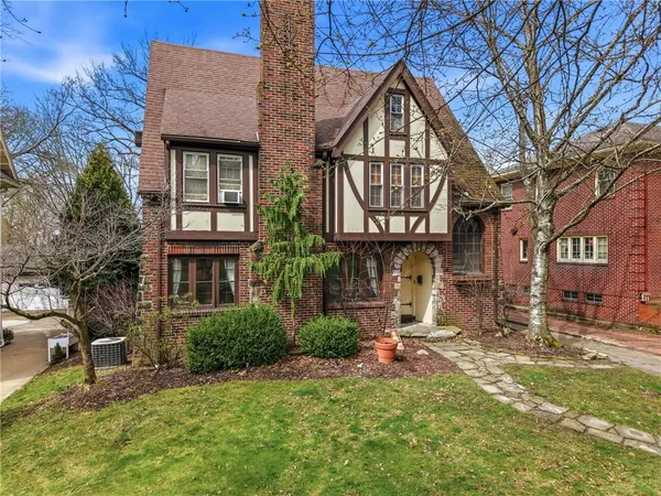 $379,000 | 371 Case Avenue, Sharon, PA 16146