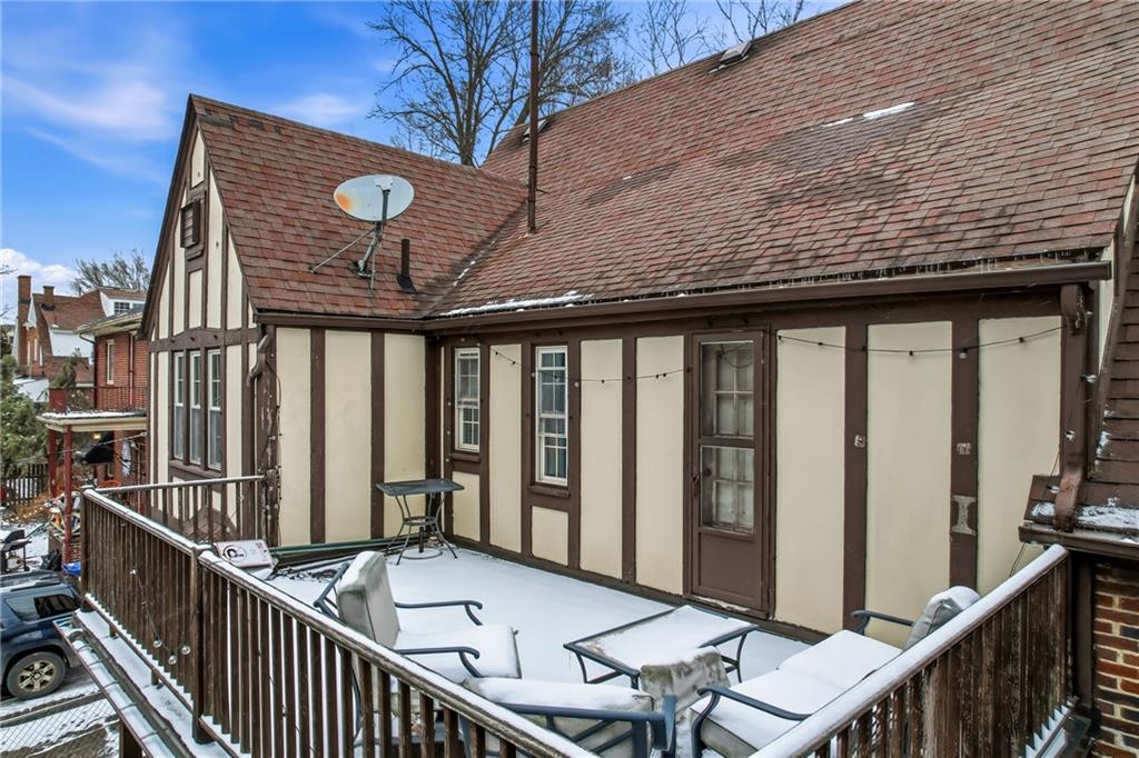 371 Case Avenue Sharon, PA 16146 - Photo 34 of 41 a view of a balcony with chairs