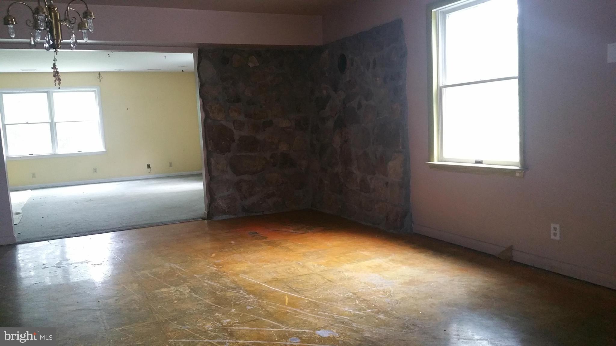 1811 Philadelphia Road Joppa, MD 21085 - Photo 13 of 16 Living Room