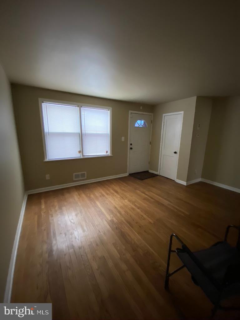 4437 Eldone Road Baltimore, MD 21229 - Photo 20 of 26 Living Room