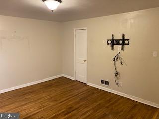 4437 Eldone Road Baltimore, MD 21229 - Photo 5 of 26 Upper Level Bedroom (1 of 2)