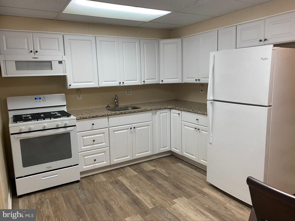 4437 Eldone Road Baltimore, MD 21229 - Photo 10 of 26 Kitchen (1 of 4)