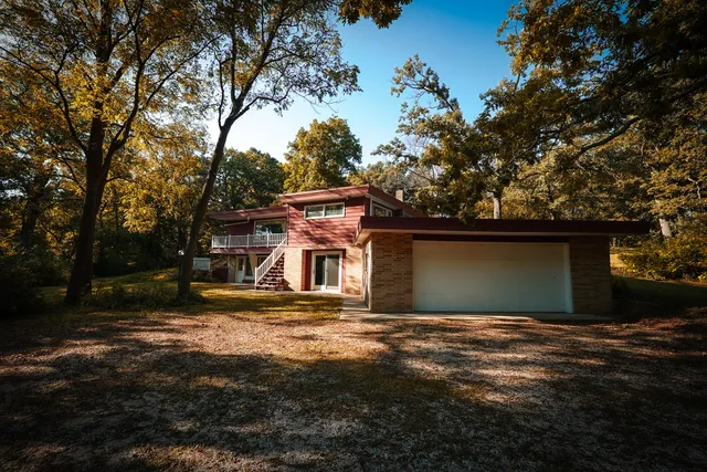 $599,000 | 29222 Durand Avenue, Burlington, WI 53105