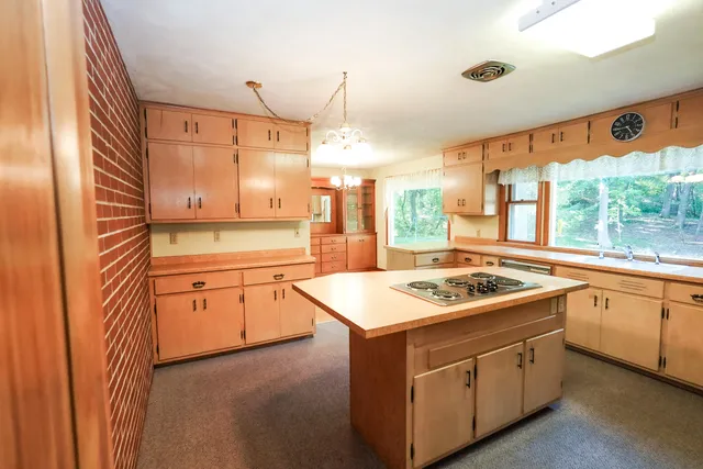 $599,000 | 29222 Durand Avenue, Burlington, WI 53105