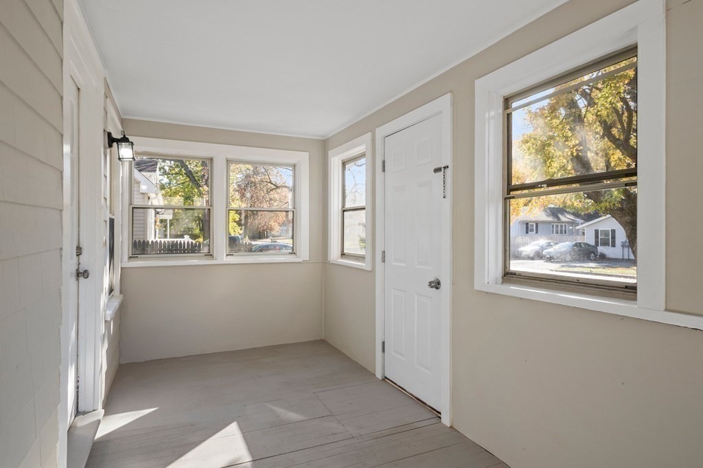 77 Phillips Avenue Springfield, MA 01119 - Photo 28 of 41