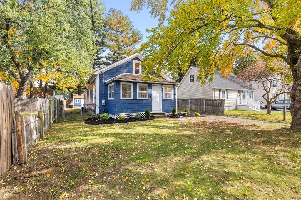 77 Phillips Avenue Springfield, MA 01119 - Photo 6 of 41