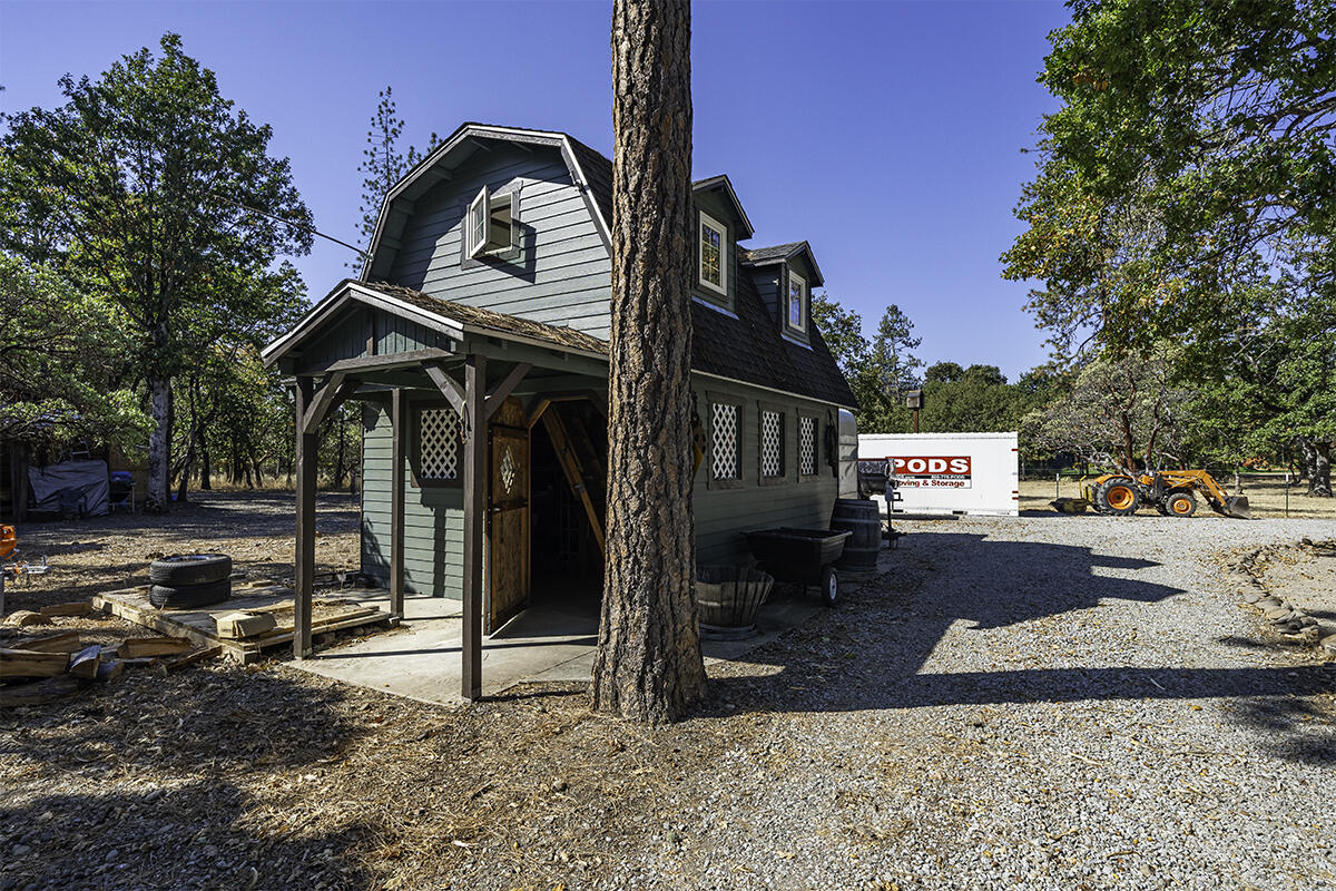 332 Rene Drive Shady Cove, OR 97539 - Photo 35 of 53 DSC02151-HDR-Edit