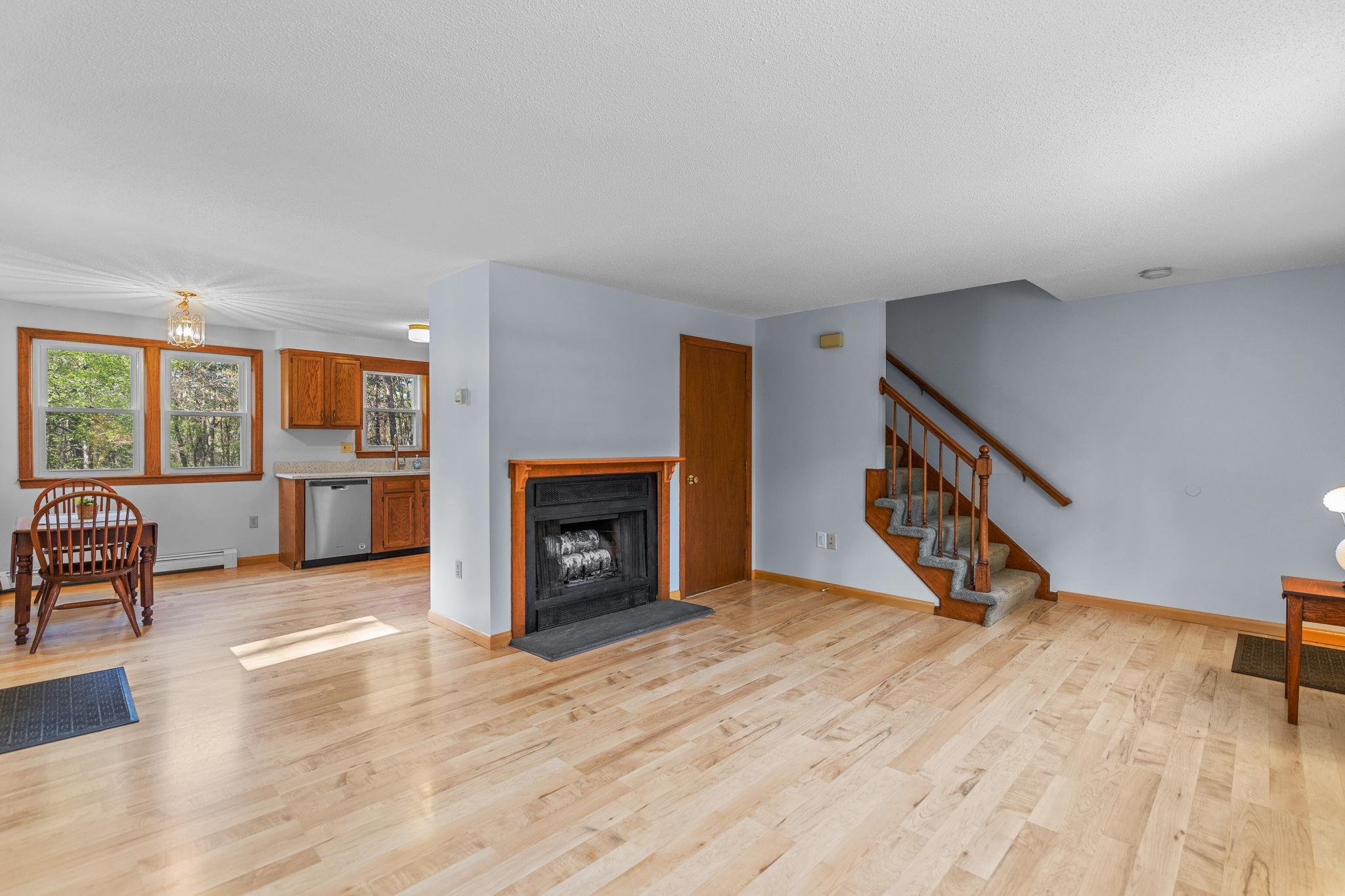 3 Cub Circle, Unit 4 Amherst, NH 03031 - Photo 7 of 40 Gallery Image 7