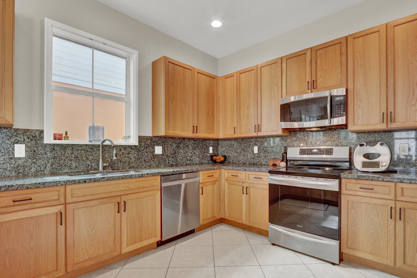 164 West Bay Cedar Circle Jupiter, FL 33458 - Photo 15 of 34 17_Image_17_mls