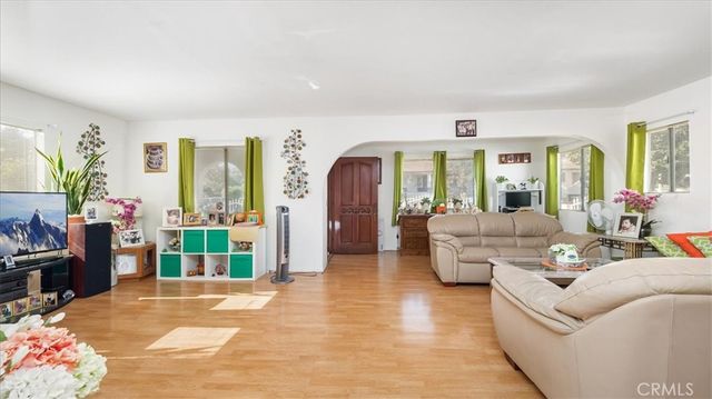 $1,200,000 | 4941 Lincoln Avenue, Los Angeles, CA 90042