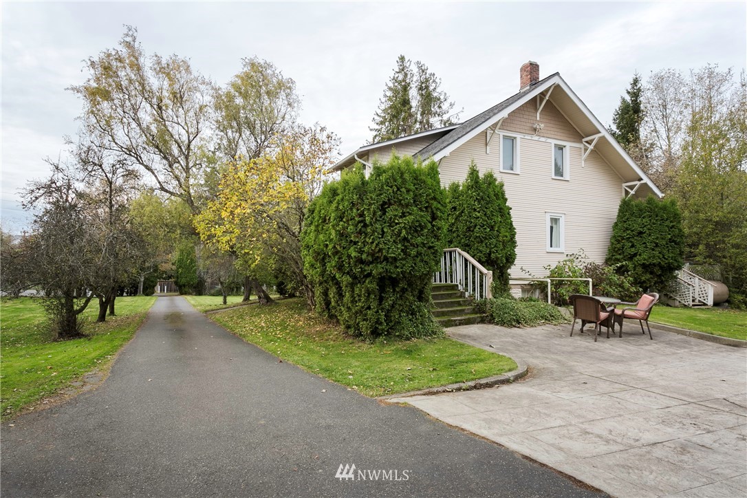 4226 Pickett Road Bellingham, WA 98226 - Photo 1 of 25 Gallery Image 1