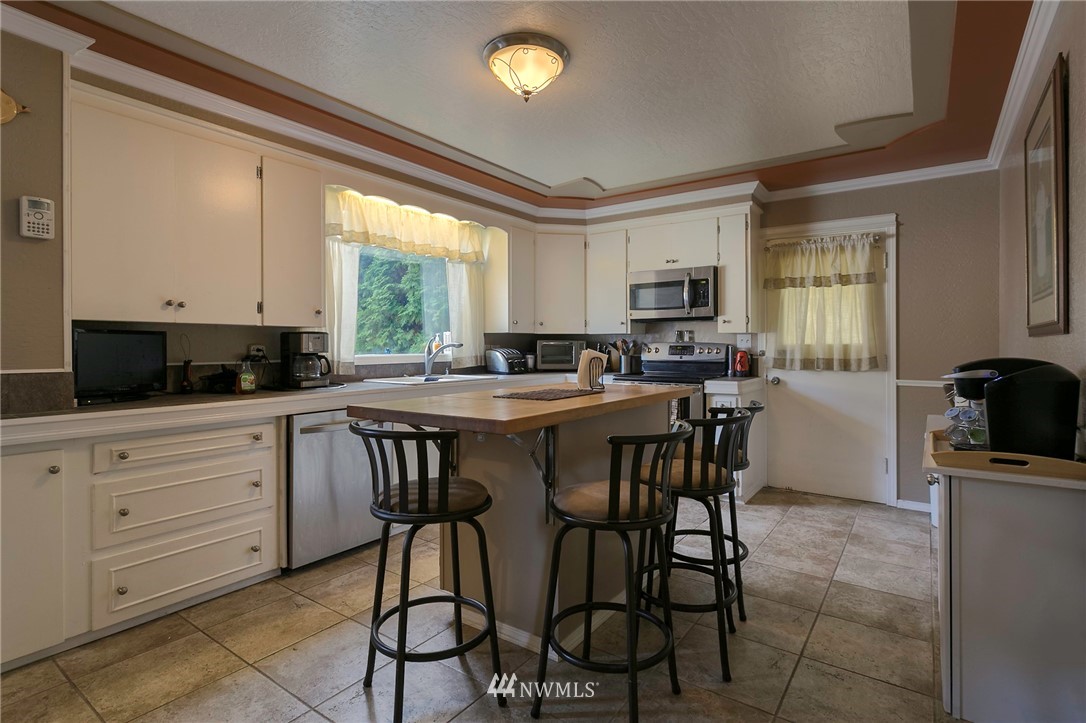 4226 Pickett Road Bellingham, WA 98226 - Photo 7 of 25 Gallery Image 7