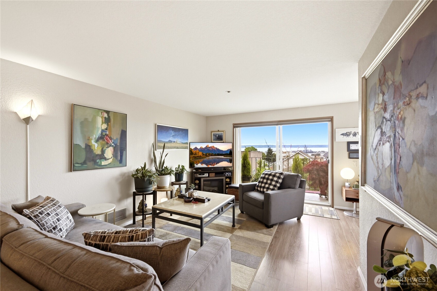 2619 Rucker Avenue, Unit 6 Everett, WA 98201 - Photo 4 of 25