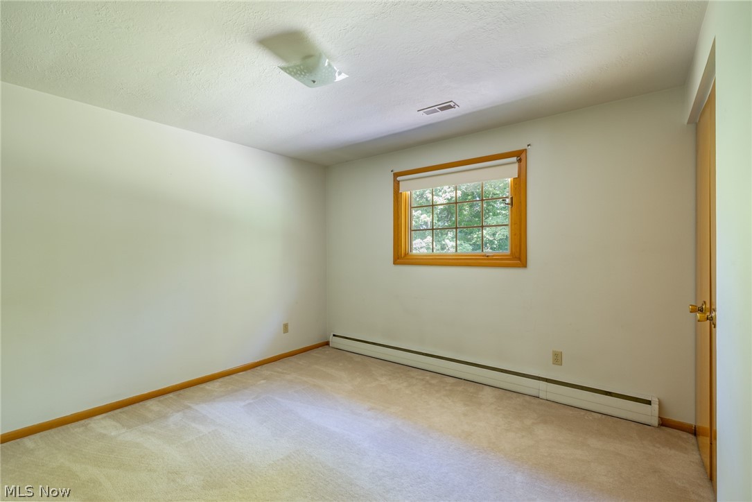 11671 Schreiber Road Valley View, OH 44125 - Photo 17 of 32 Gallery Image 17