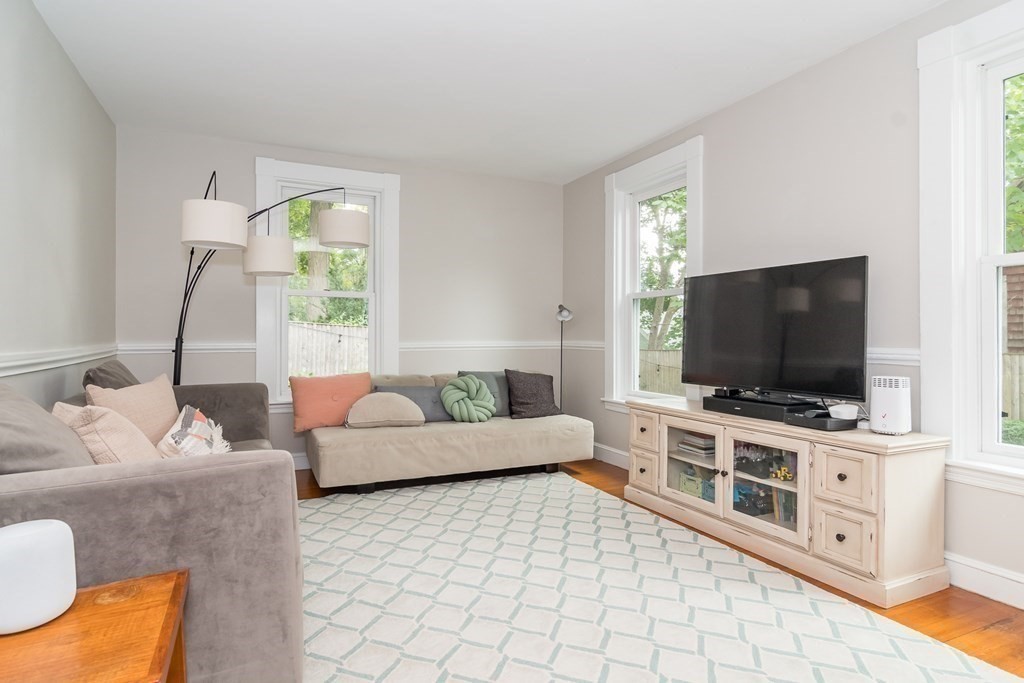 15 Howe Street Wellesley, MA 02482 - Photo 5 of 21
