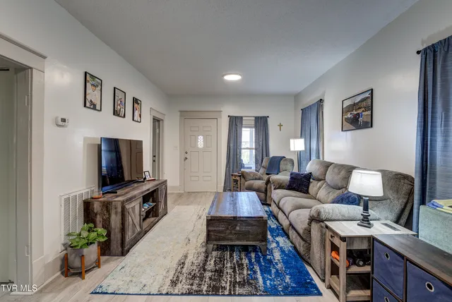 $185,000 | 220 New Avenue, Erwin, TN 37650