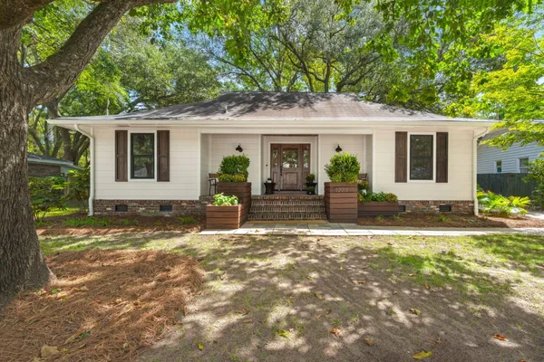 $889,000 | 1223 Wappetaw Place, Mount Pleasant, SC 29464