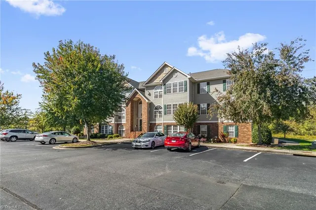 $200,000 | 3489 Forestdale Drive, Unit 1C, Burlington, NC 27215