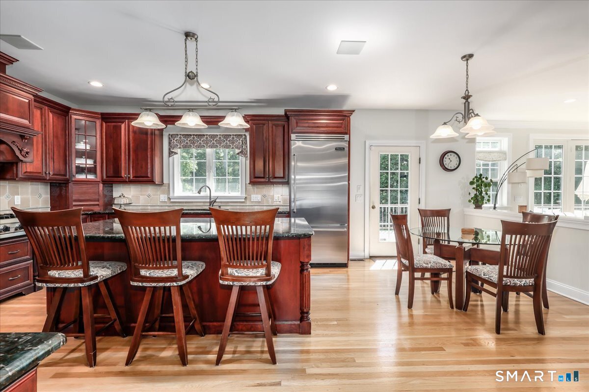 8 Rock Ridge Court New Fairfield, CT 06812 - Photo 10 of 39