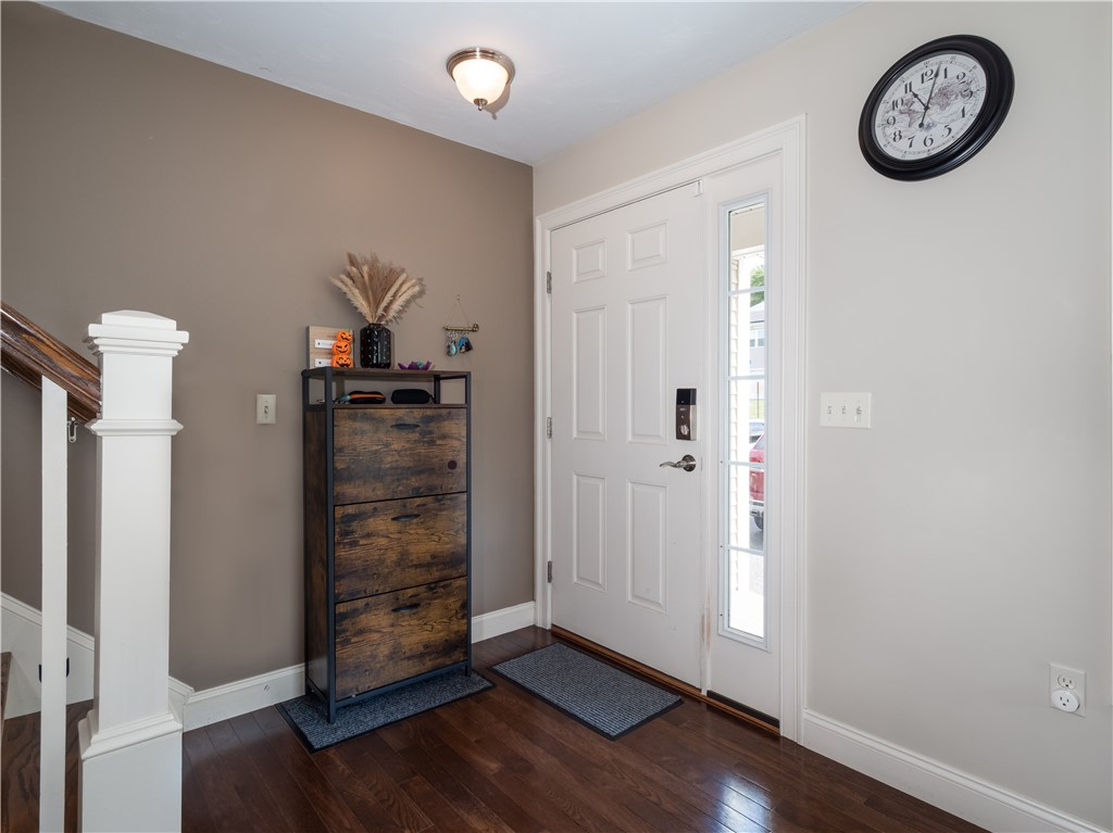 41 Hickory Road Cumberland, RI 02864 - Photo 4 of 33 Gallery Image 4