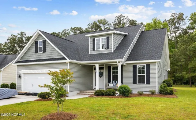 $2,200 | 112 Meadowbrook Court, Cedar Point, NC 28584