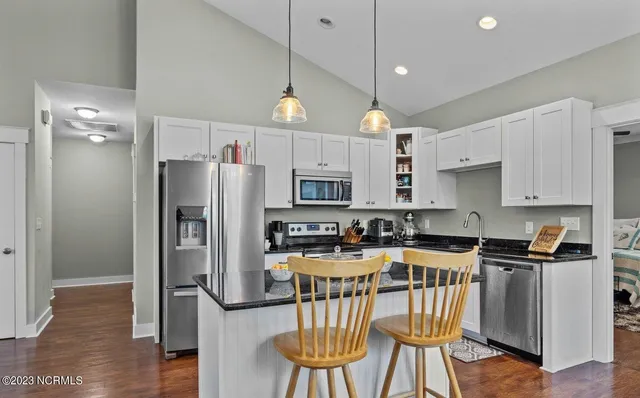 $2,200 | 112 Meadowbrook Court, Cedar Point, NC 28584