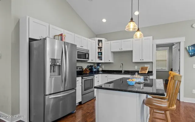 $2,200 | 112 Meadowbrook Court, Cedar Point, NC 28584