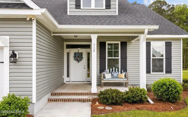 $2,200 | 112 Meadowbrook Court, Cedar Point, NC 28584