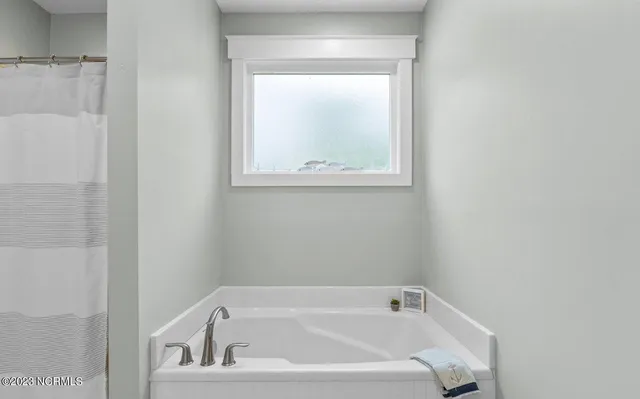 $2,200 | 112 Meadowbrook Court, Cedar Point, NC 28584