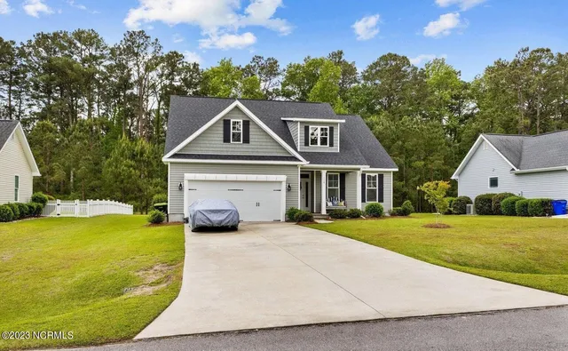 $2,200 | 112 Meadowbrook Court, Cedar Point, NC 28584