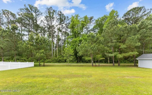 $2,200 | 112 Meadowbrook Court, Cedar Point, NC 28584