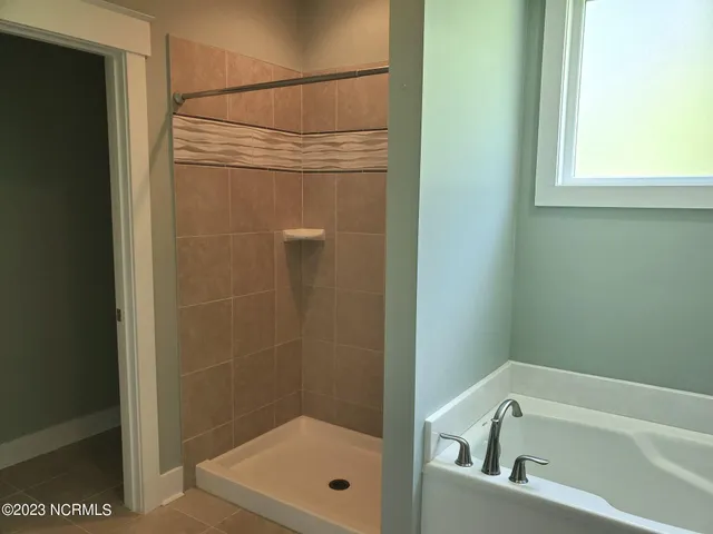 $2,200 | 112 Meadowbrook Court, Cedar Point, NC 28584