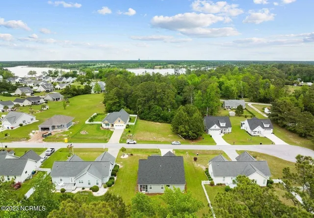 $2,200 | 112 Meadowbrook Court, Cedar Point, NC 28584