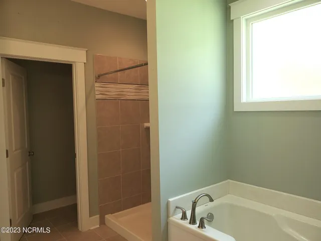 $2,200 | 112 Meadowbrook Court, Cedar Point, NC 28584