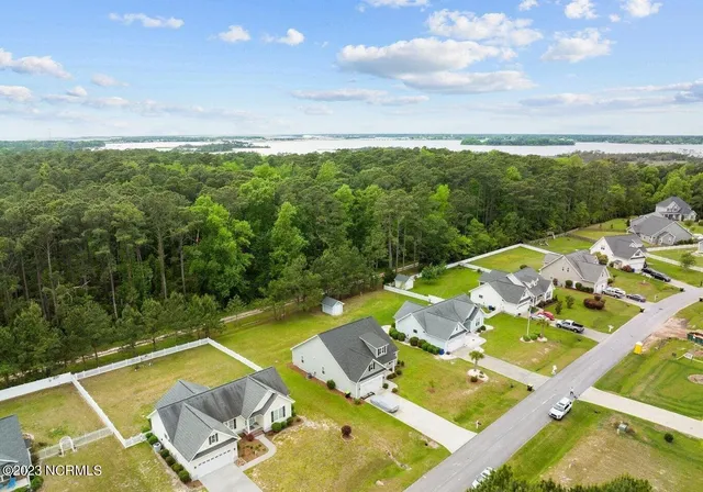 $2,200 | 112 Meadowbrook Court, Cedar Point, NC 28584