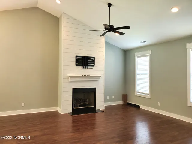 $2,200 | 112 Meadowbrook Court, Cedar Point, NC 28584