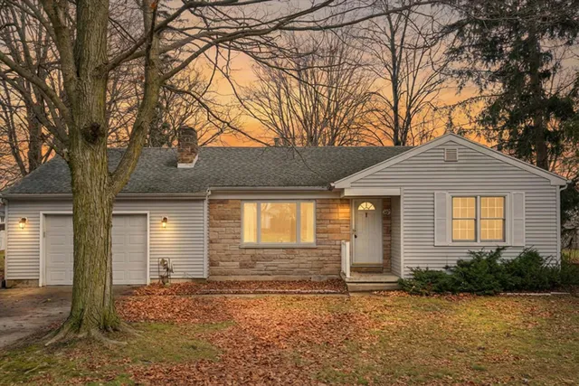 $220,000 | 107 South Center Street, Eaton Rapids, MI 48827